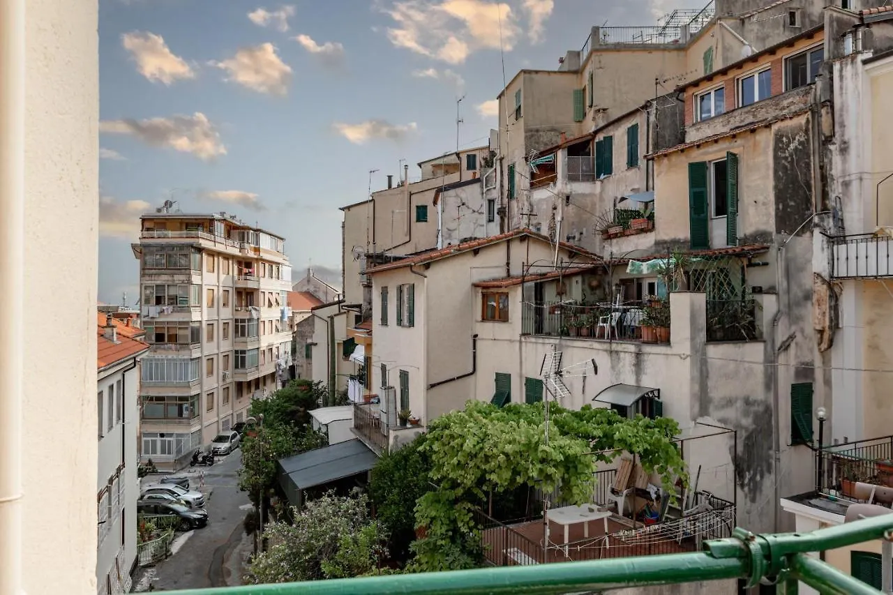 Appartamento H11 - CENTRO PIAZZA COLOMBO - Parcheggio Privato Sanremo